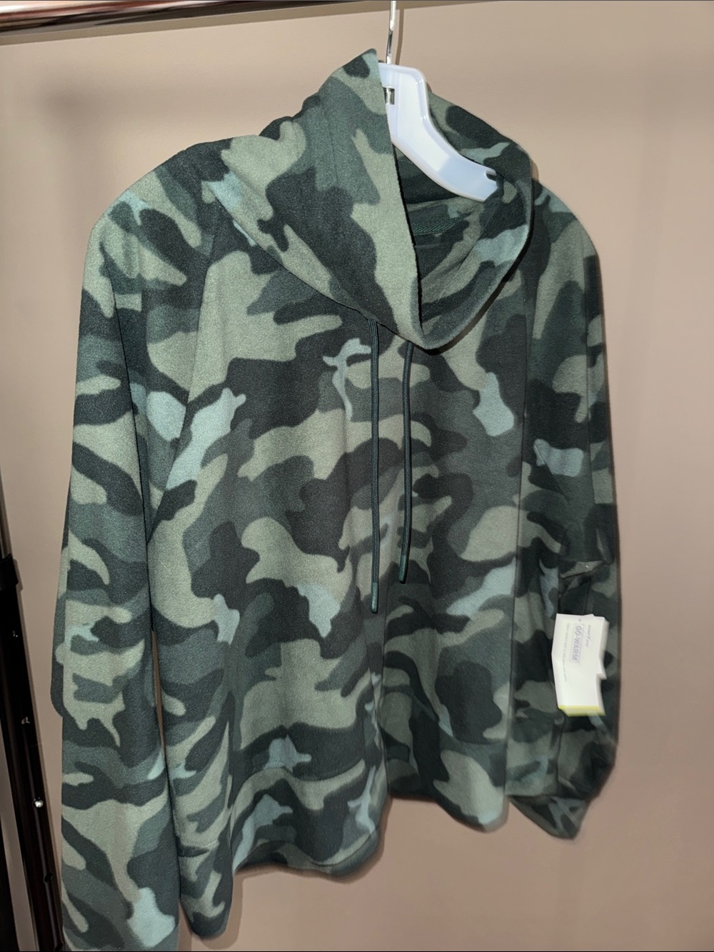 Old Navy Active Women's Green Camo Pullover Cowl Neck